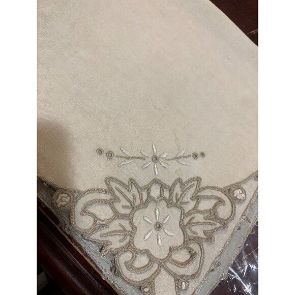 7 Linen Napkins Floral Tan and White Flower on Cream 16 x 16" - Picture 5 of 5